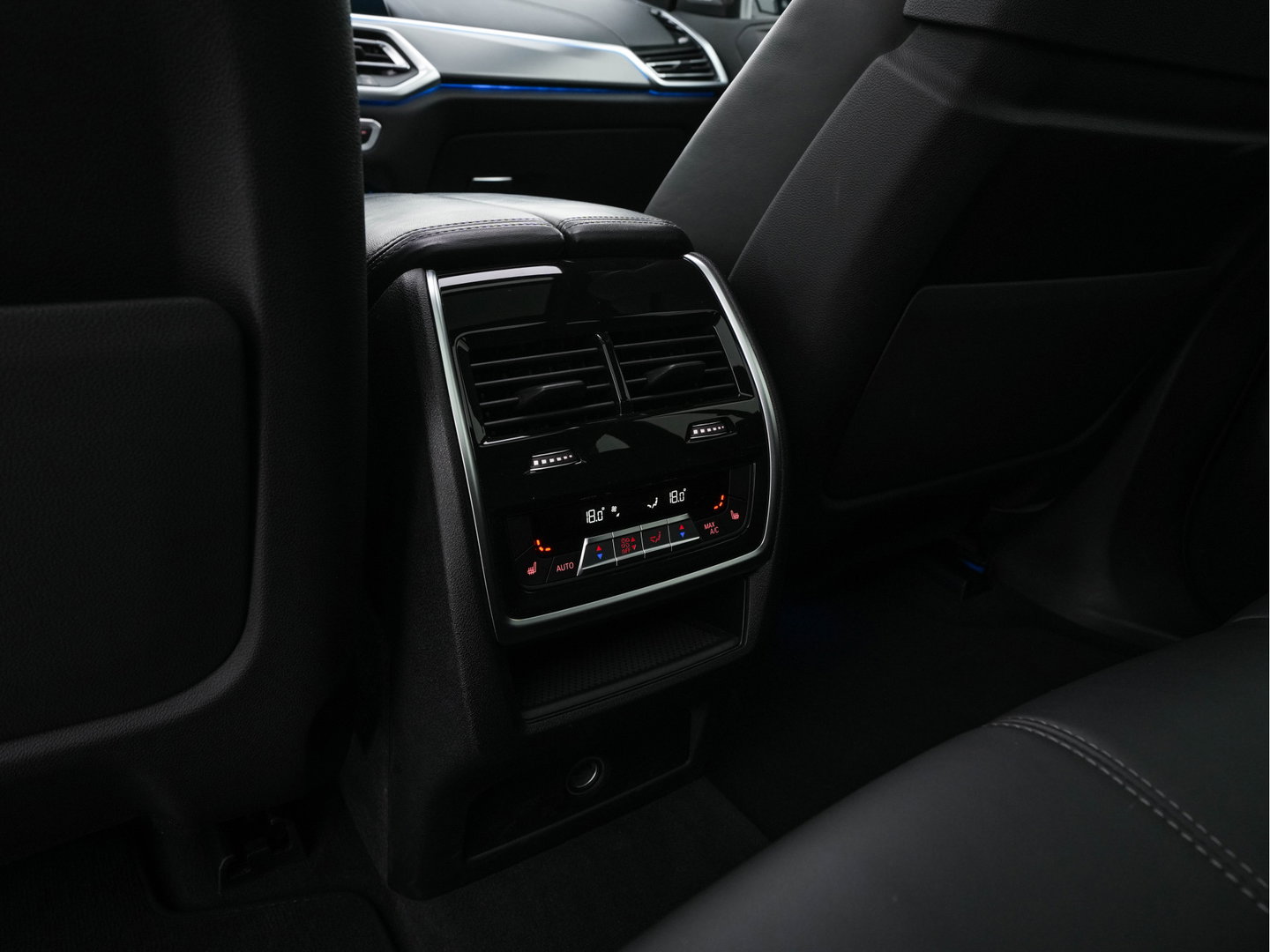 BMW X5 xDrive45e M-Sport-Styling High Executive (Plug-In) {SoH-91%} (INCL-BTW) *PANO | LEATHER | LASER-LED | HARMAN/KARDON | MEMORY-PACK | TOPVIEW | ADAPTIVE-CRUISE | BLINDSPOT | DIGI-COCKPIT | PRIVACY-GLASS | SHIFTPADDLES | HEAD-UP | TOWBAR | 22''A