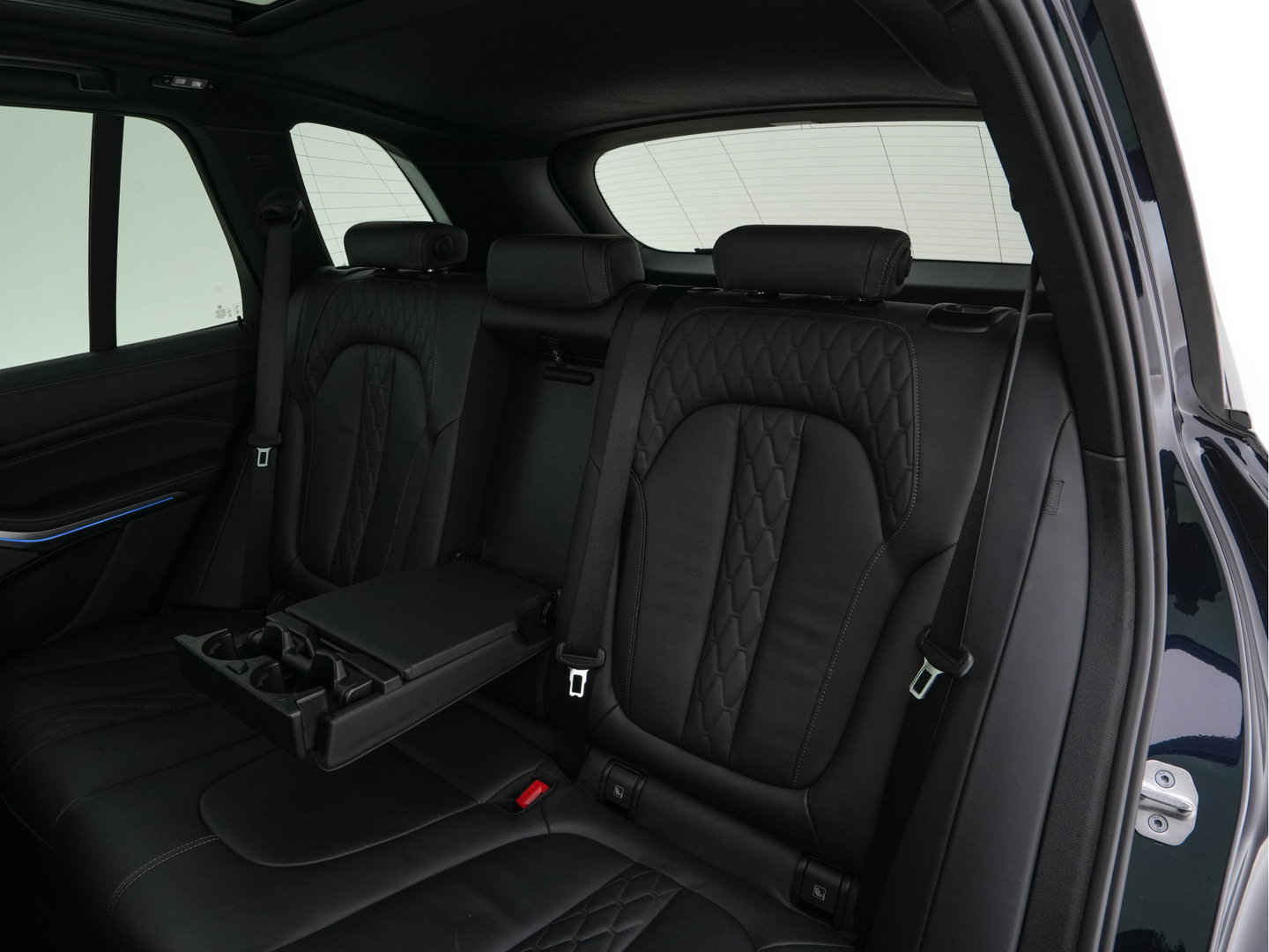 BMW X5 xDrive45e M-Sport-Styling High Executive (Plug-In) {SoH-91%} (INCL-BTW) *PANO | LEATHER | LASER-LED | HARMAN/KARDON | MEMORY-PACK | TOPVIEW | ADAPTIVE-CRUISE | BLINDSPOT | DIGI-COCKPIT | PRIVACY-GLASS | SHIFTPADDLES | HEAD-UP | TOWBAR | 22''A