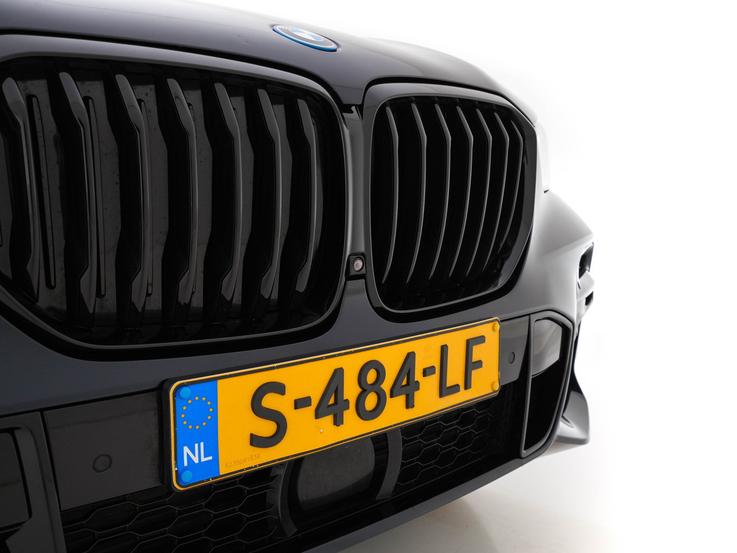 BMW X5 xDrive45e M-Sport-Styling High Executive (Plug-In) {SoH-91%} (INCL-BTW) *PANO | LEATHER | LASER-LED | HARMAN/KARDON | MEMORY-PACK | TOPVIEW | ADAPTIVE-CRUISE | BLINDSPOT | DIGI-COCKPIT | PRIVACY-GLASS | SHIFTPADDLES | HEAD-UP | TOWBAR | 22''A