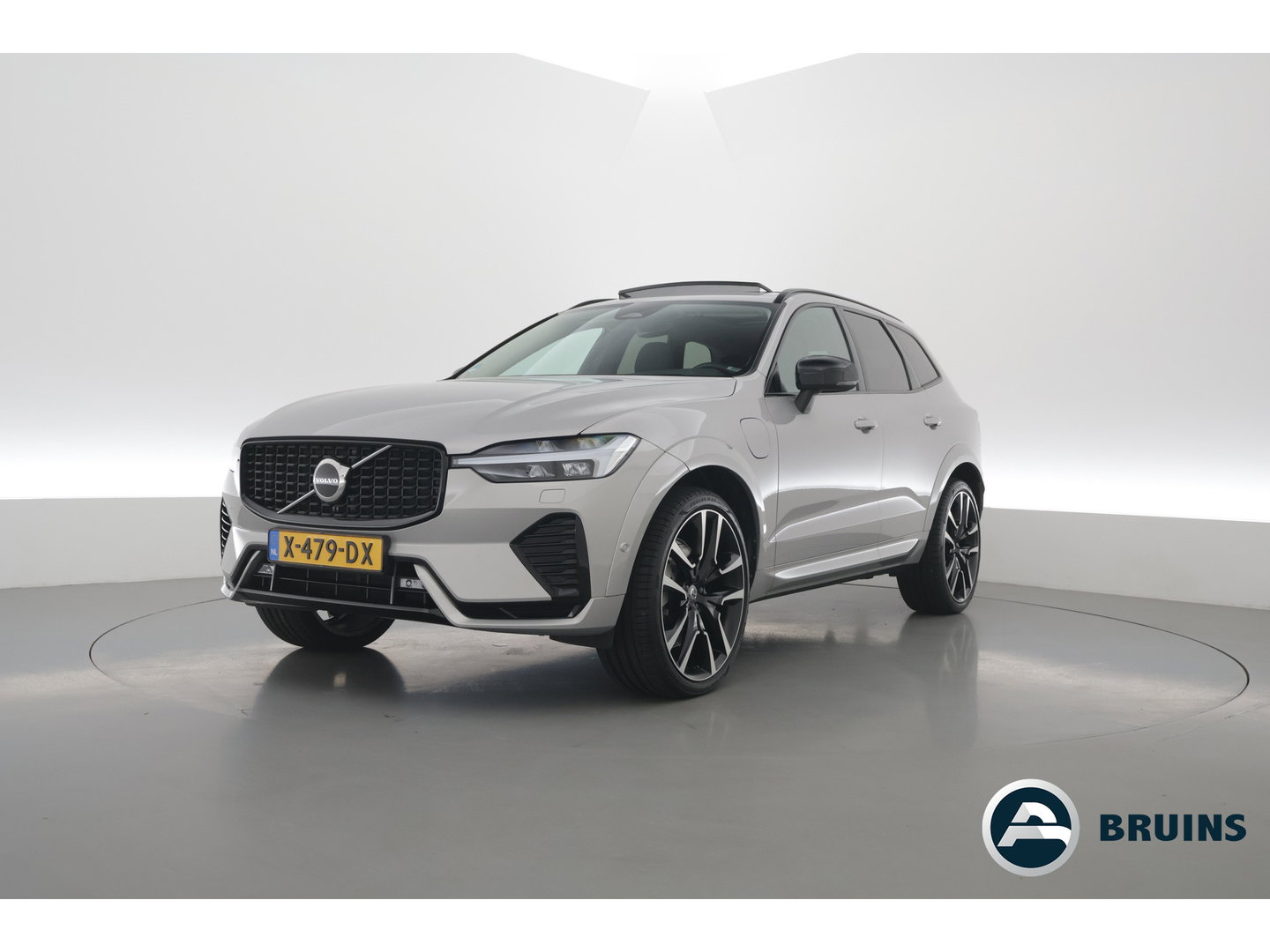 Volvo XC60 2.0 T8 Plug-in hybrid AWD Ultimate Dark | Long Range | Trekhaak | 22 inch | Head-up | Pano-dak |