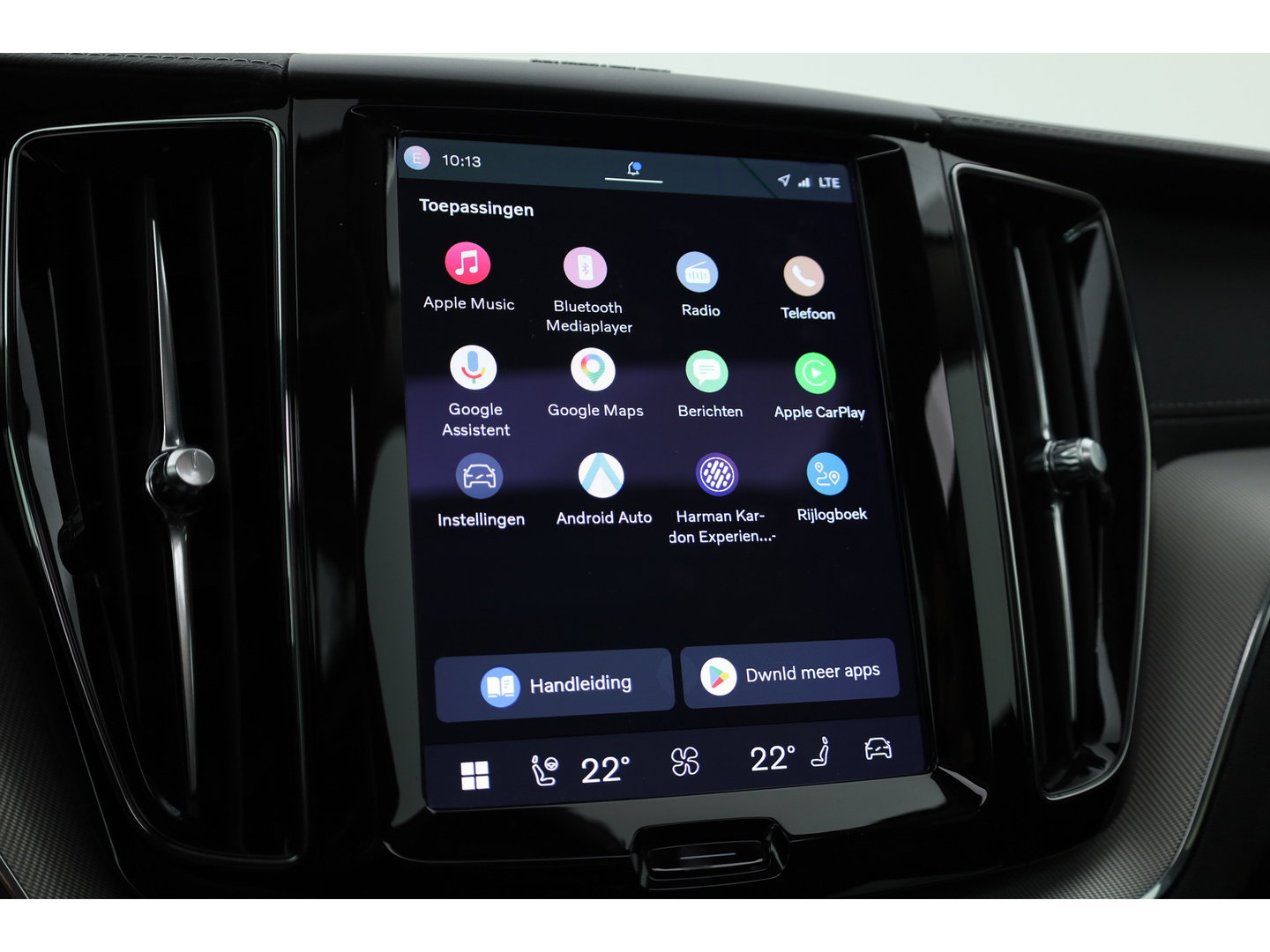 Volvo XC60 2.0 T8 Plug-in hybrid AWD Ultimate Dark | Long Range | Trekhaak | 22 inch | Head-up | Pano-dak |