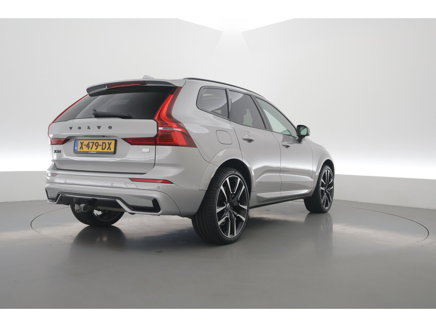 Volvo XC60 2.0 T8 Plug-in hybrid AWD Ultimate Dark | Long Range | Trekhaak | 22 inch | Head-up | Pano-dak |