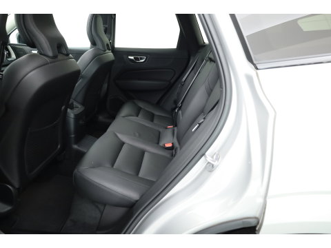 Volvo XC60 2.0 T8 Plug-in hybrid AWD Ultimate Dark | Long Range | Trekhaak | 22 inch | Head-up | Pano-dak |