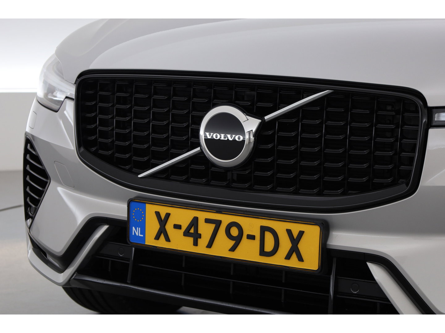 Volvo XC60 2.0 T8 Plug-in hybrid AWD Ultimate Dark | Long Range | Trekhaak | 22 inch | Head-up | Pano-dak |