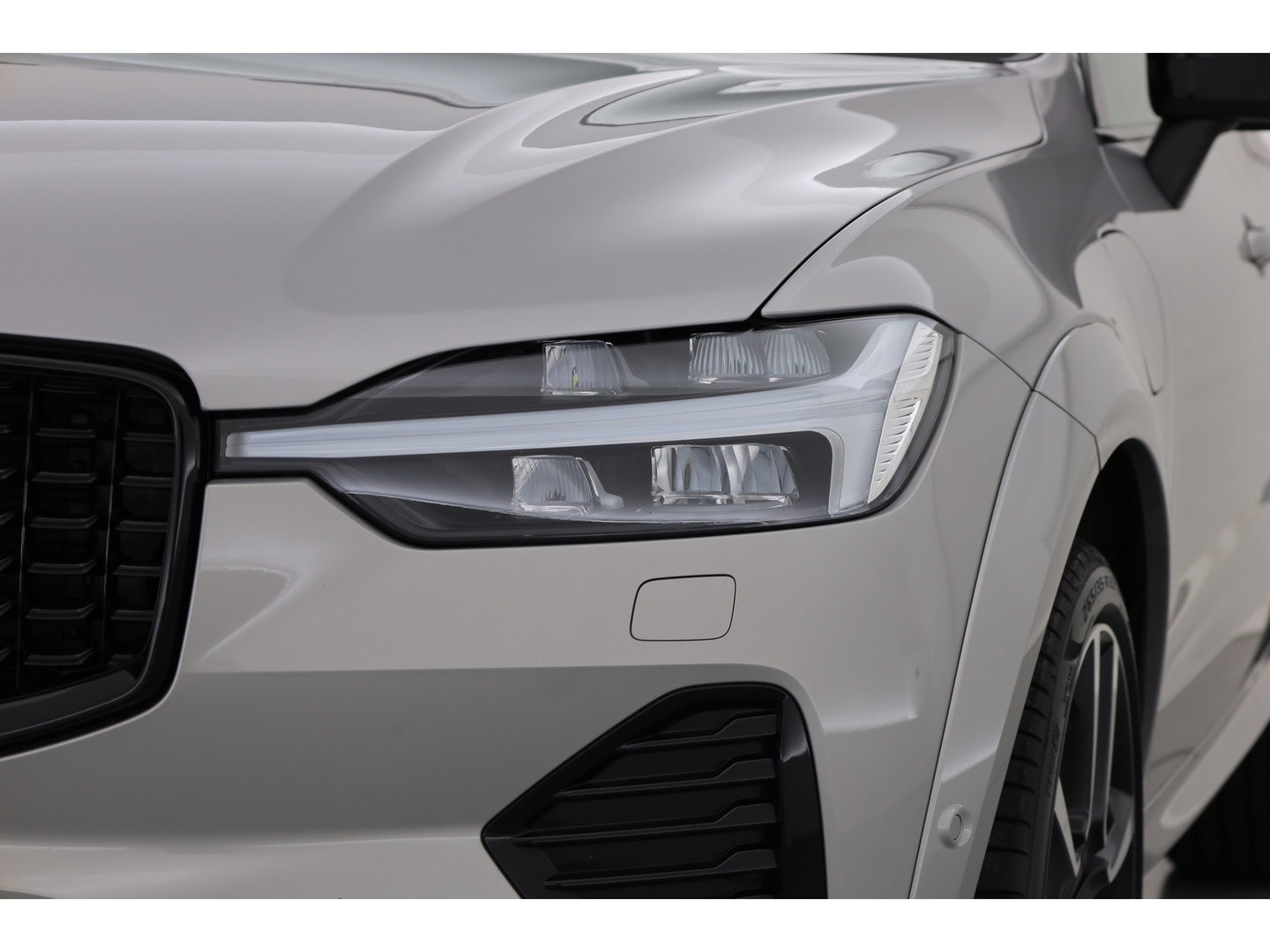 Volvo XC60 2.0 T8 Plug-in hybrid AWD Ultimate Dark | Long Range | Trekhaak | 22 inch | Head-up | Pano-dak |