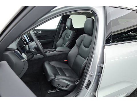 Volvo XC60 2.0 T8 Plug-in hybrid AWD Ultimate Dark | Long Range | Trekhaak | 22 inch | Head-up | Pano-dak |