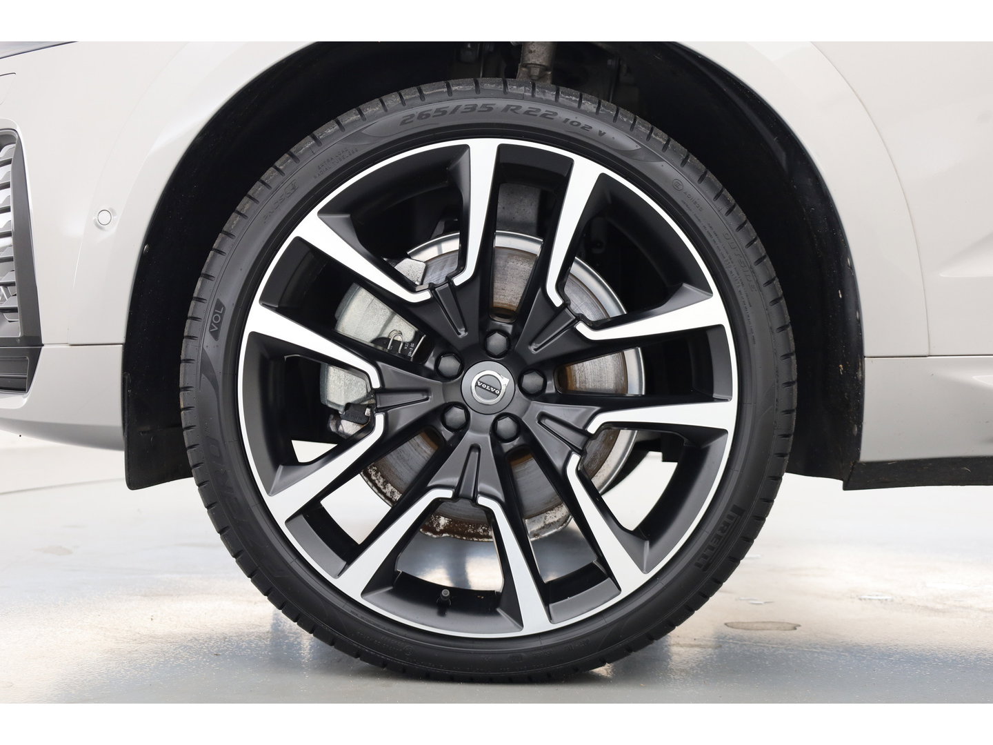 Volvo XC60 2.0 T8 Plug-in hybrid AWD Ultimate Dark | Long Range | Trekhaak | 22 inch | Head-up | Pano-dak |