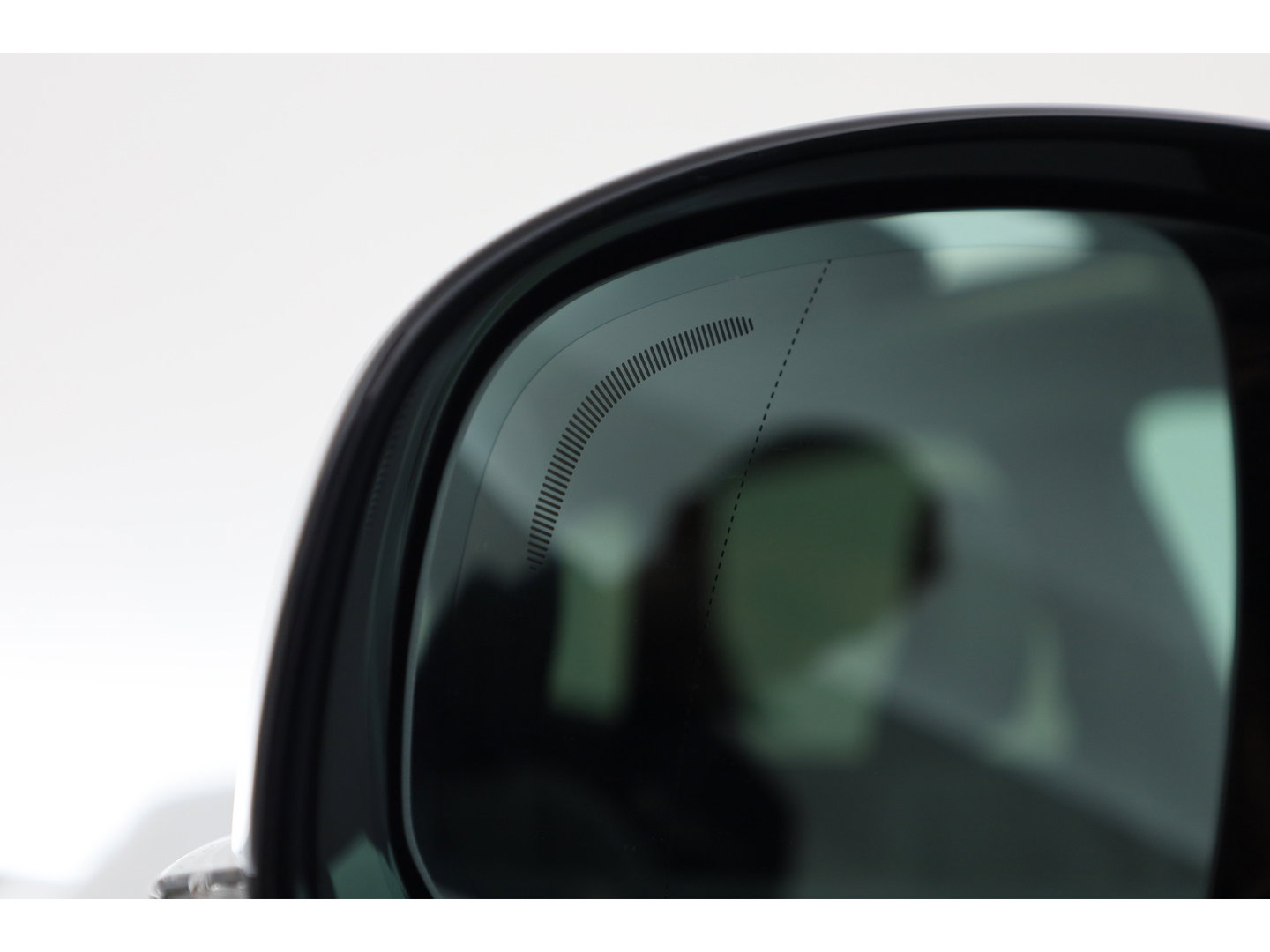Volvo XC60 2.0 T8 Plug-in hybrid AWD Ultimate Dark | Long Range | Trekhaak | 22 inch | Head-up | Pano-dak |