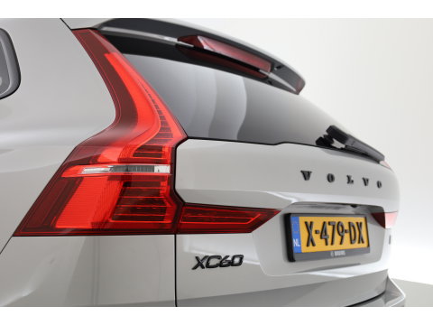 Volvo XC60 2.0 T8 Plug-in hybrid AWD Ultimate Dark | Long Range | Trekhaak | 22 inch | Head-up | Pano-dak |