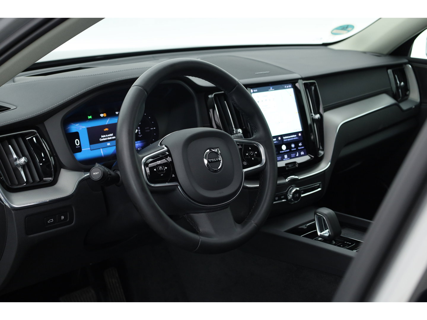 Volvo XC60 2.0 T8 Plug-in hybrid AWD Ultimate Dark | Long Range | Trekhaak | 22 inch | Head-up | Pano-dak |