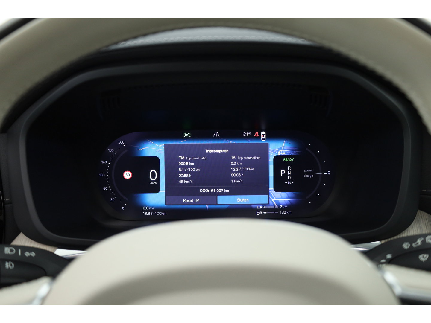 Volvo XC60 2.0 T8 Plug-in hybrid AWD Ultimate Dark | Luchtvering | Massage | Trekhaak | Head-up | Stoelvent. |