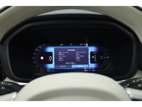 Volvo XC60 2.0 T8 Plug-in hybrid AWD Ultimate Dark | Luchtvering | Massage | Trekhaak | Head-up | Stoelvent. |