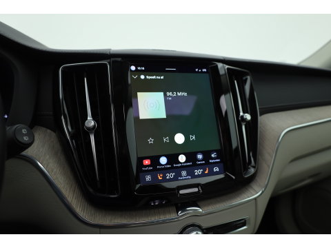 Volvo XC60 2.0 T8 Plug-in hybrid AWD Ultimate Dark | Luchtvering | Massage | Trekhaak | Head-up | Stoelvent. |