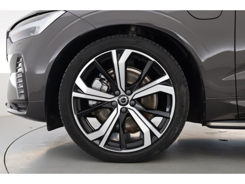 Volvo XC60 2.0 T8 Plug-in hybrid AWD Ultimate Dark | Luchtvering | Massage | Trekhaak | Head-up | Stoelvent. |