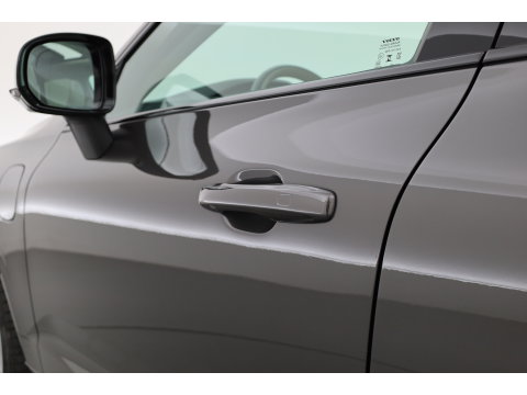 Volvo XC60 2.0 T8 Plug-in hybrid AWD Ultimate Dark | Luchtvering | Massage | Trekhaak | Head-up | Stoelvent. |