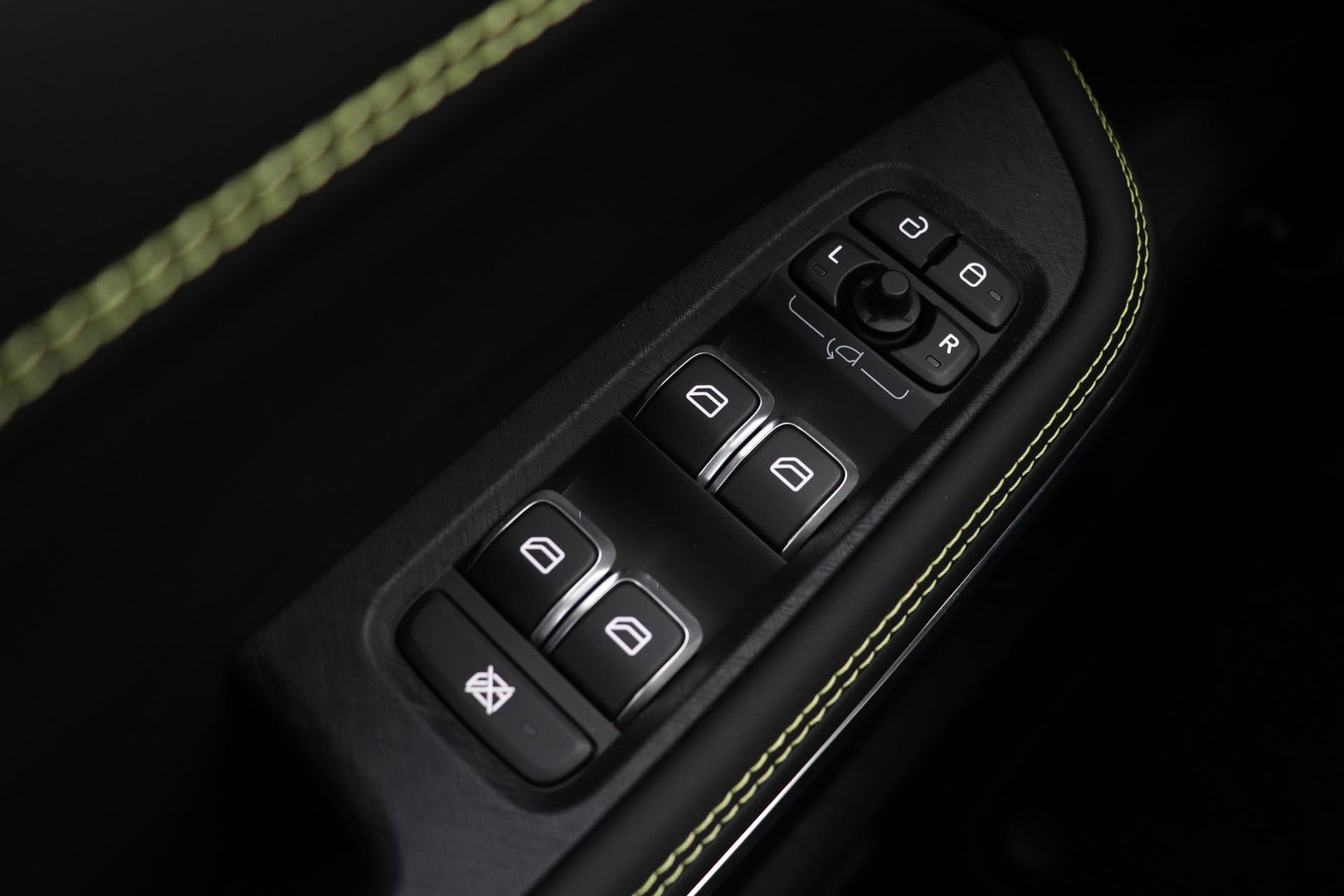 Lynk & Co 01 Lynk&co 1.5 Core | ACC | Camera | Carplay | 19 inch | LED | Draadloos opladen