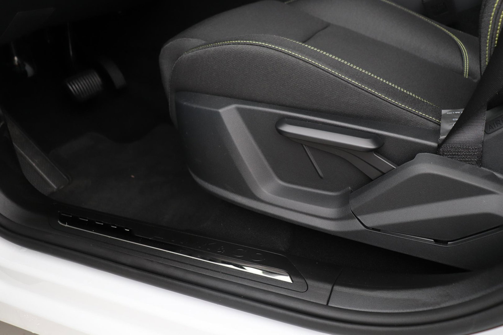 Lynk & Co 01 Lynk&co 1.5 Core | ACC | Camera | Carplay | 19 inch | LED | Draadloos opladen