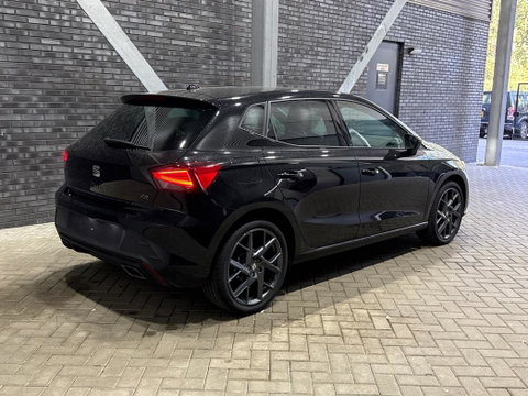 SEAT Ibiza 1.0 EcoTSI FR Business Connect | ACC | Stoelverwarming | Camera | Blind Spot | Keyless | Getint Glas | 18 Inch