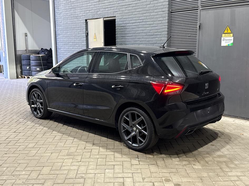 SEAT Ibiza 1.0 EcoTSI FR Business Connect | ACC | Stoelverwarming | Camera | Blind Spot | Keyless | Getint Glas | 18 Inch