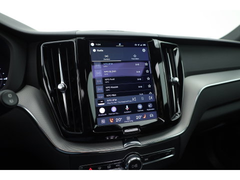 Volvo XC60 2.0 T8 Plug-in hybrid AWD Ultimate Dark | Luchtvering | 100% soh | 360 camera | 21 inch | H&K Audio |