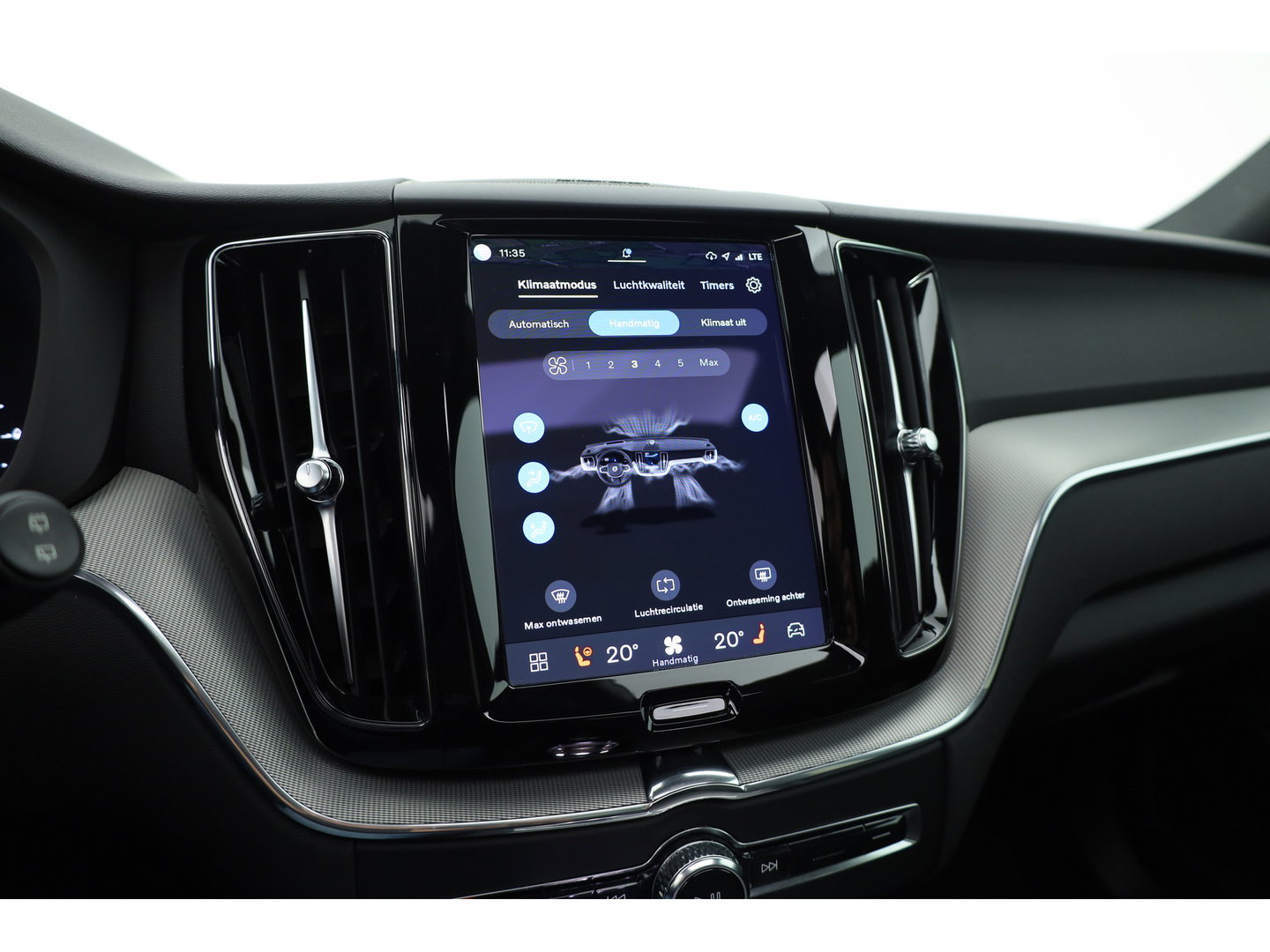 Volvo XC60 2.0 T8 Plug-in hybrid AWD Ultimate Dark | Luchtvering | 100% soh | 360 camera | 21 inch | H&K Audio |