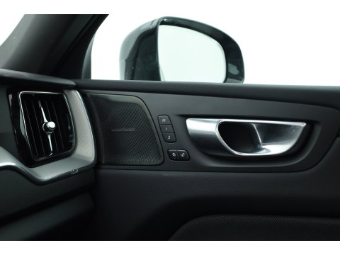 Volvo XC60 2.0 T8 Plug-in hybrid AWD Ultimate Dark | Luchtvering | 100% soh | 360 camera | 21 inch | H&K Audio |