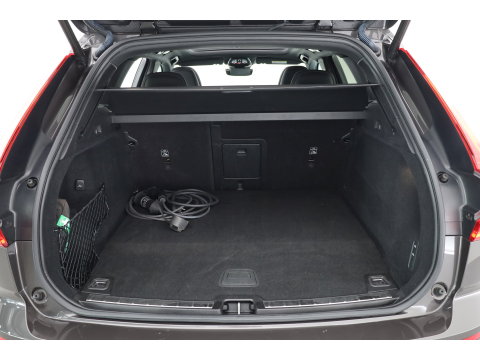 Volvo XC60 2.0 T8 Plug-in hybrid AWD Ultimate Dark | Luchtvering | 100% soh | 360 camera | 21 inch | H&K Audio |