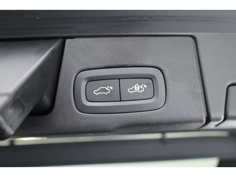 Volvo XC60 2.0 T8 Plug-in hybrid AWD Ultimate Dark | Luchtvering | 100% soh | 360 camera | 21 inch | H&K Audio |