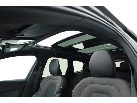 Volvo XC60 2.0 T8 Plug-in hybrid AWD Ultimate Dark | Luchtvering | 100% soh | 360 camera | 21 inch | H&K Audio |