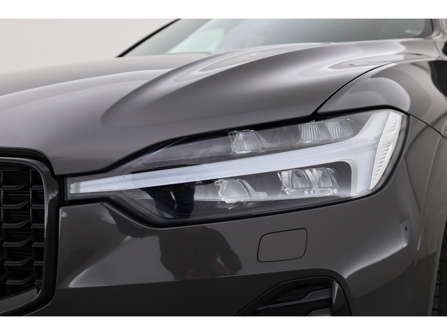 Volvo XC60 2.0 T8 Plug-in hybrid AWD Ultimate Dark | Luchtvering | 100% soh | 360 camera | 21 inch | H&K Audio |