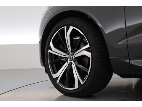 Volvo XC60 2.0 T8 Plug-in hybrid AWD Ultimate Dark | Luchtvering | 100% soh | 360 camera | 21 inch | H&K Audio |