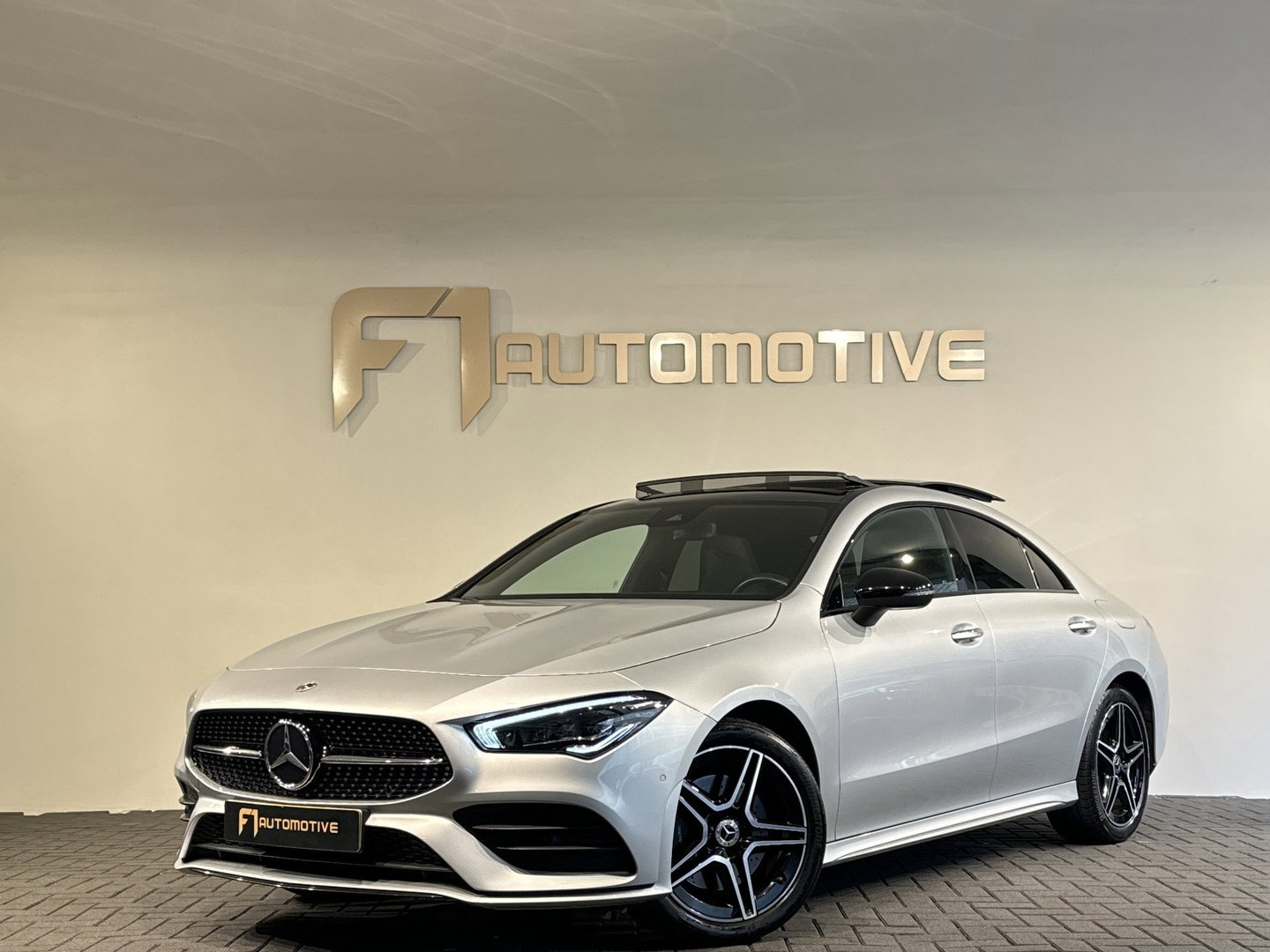 Mercedes-Benz CLA-Klasse 250 e AMG Pano|Keyless|Memory|Sfeer|BlindSpot