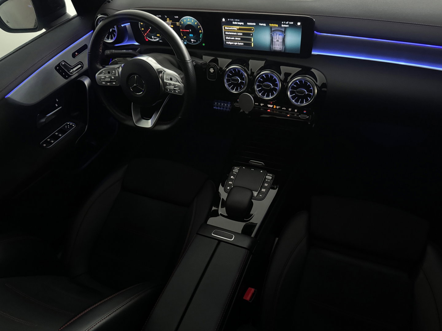 Mercedes-Benz CLA-Klasse 250 e AMG Pano|Keyless|Memory|Sfeer|BlindSpot