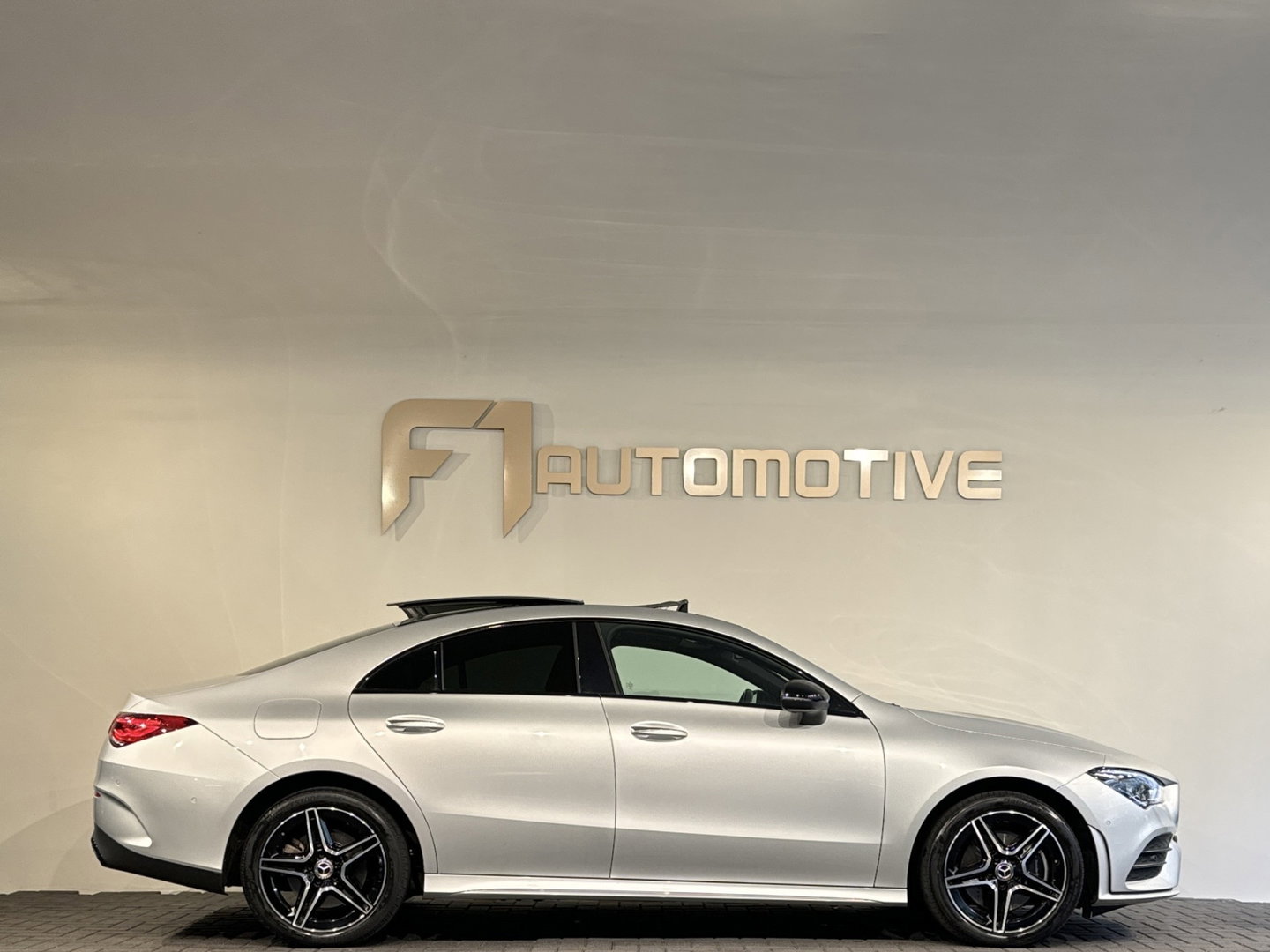 Mercedes-Benz CLA-Klasse 250 e AMG Pano|Keyless|Memory|Sfeer|BlindSpot