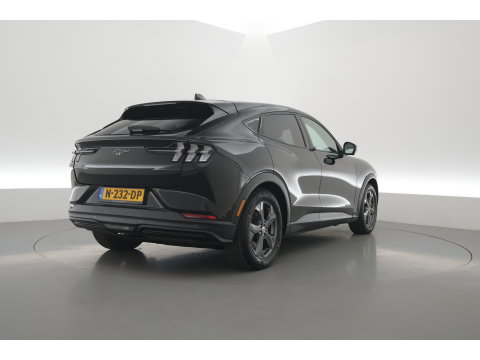 Ford Mustang Mach-E RWD 75 kWh | Rijklaar! | SOH 92% | B&O Audio | Leder |  360cam | Afn. Trekhaak | Adapt. Cruise