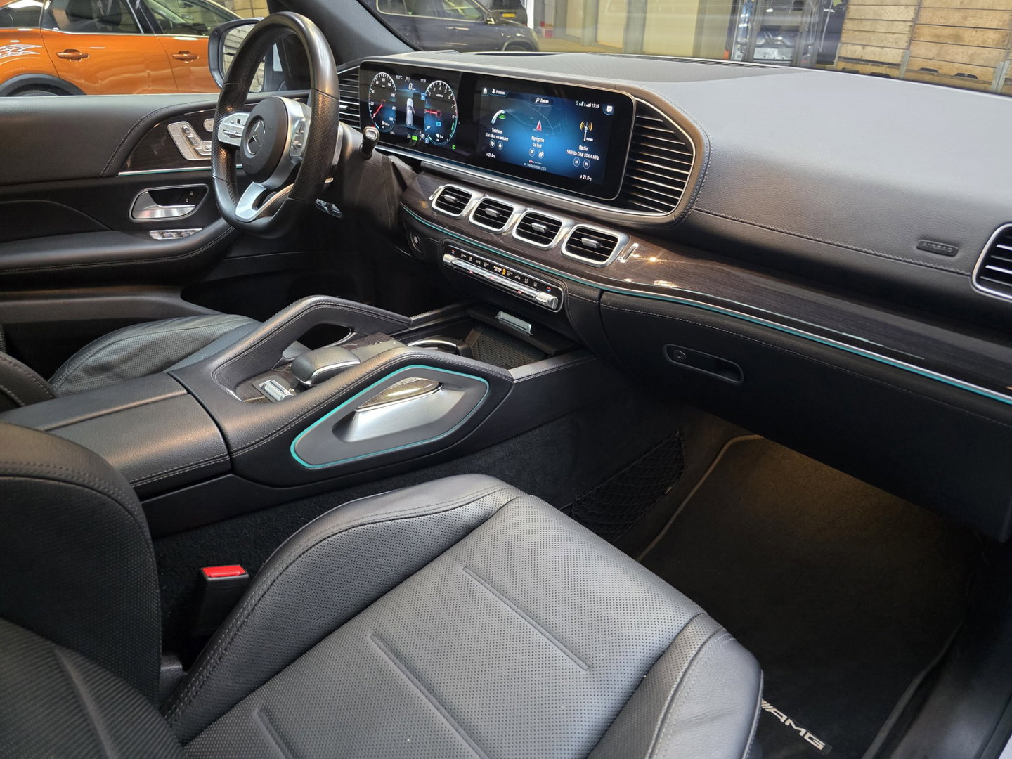 Mercedes-Benz GLE 350 e 4MATIC Premium Plus Luchtvering LED Memory Leder Pano Trekhaak LM