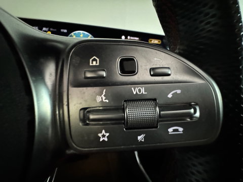 Mercedes-Benz A-Klasse AMG 35 4MATIC Edition 1 Pano|360c|ACC|BlindSpot