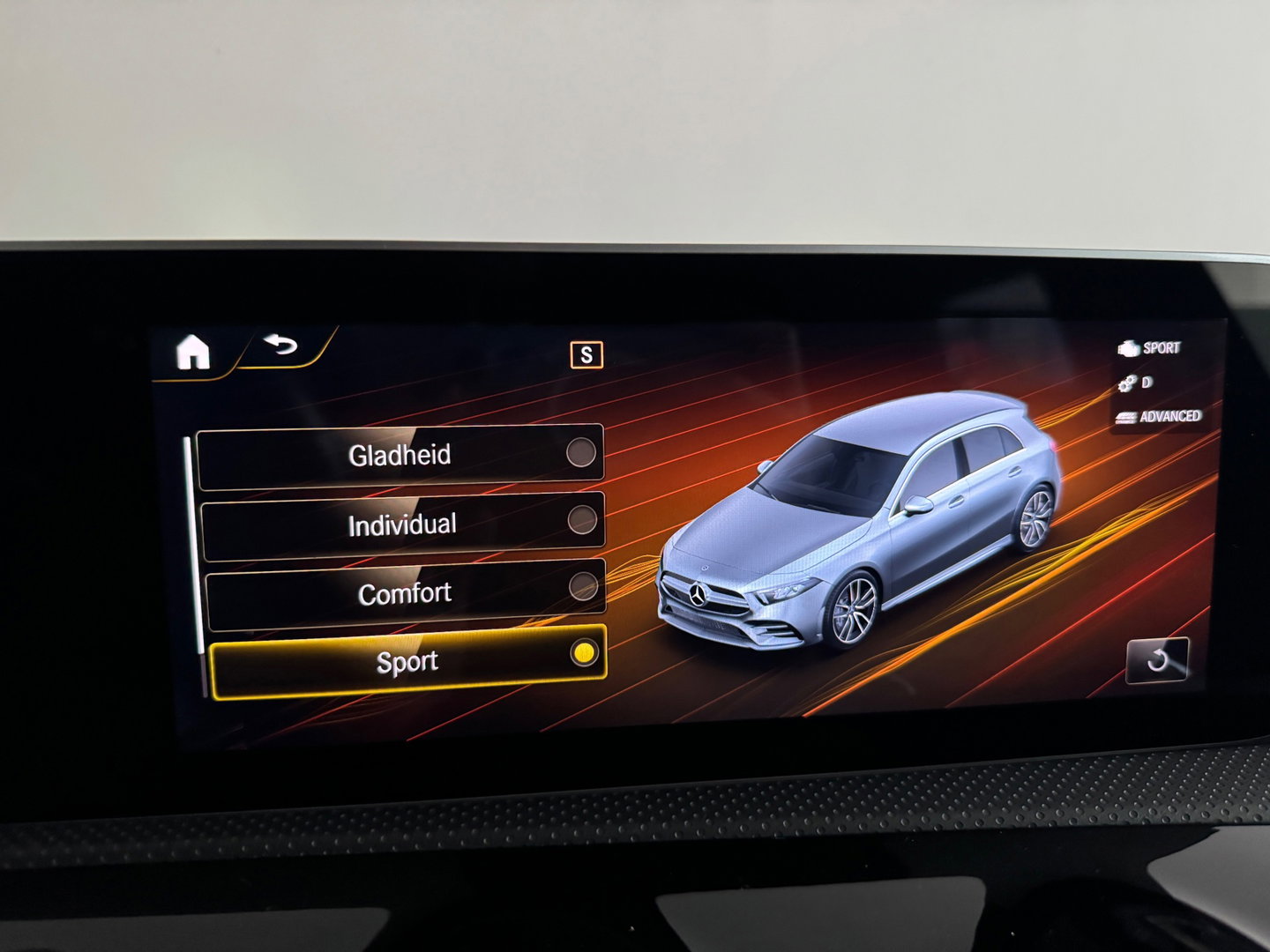 Mercedes-Benz A-Klasse AMG 35 4MATIC Edition 1 Pano|360c|ACC|BlindSpot