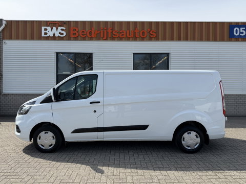Ford Transit Custom 300 2.0 TDCI 130pk L2H1 Trend / vaste prijs rijklaar € 16.950 ex btw / ingerichte laadruimte / euro 6 / bpm vrij / trekhaak 2800 kg / airco / cruise / navigatie / camera !
