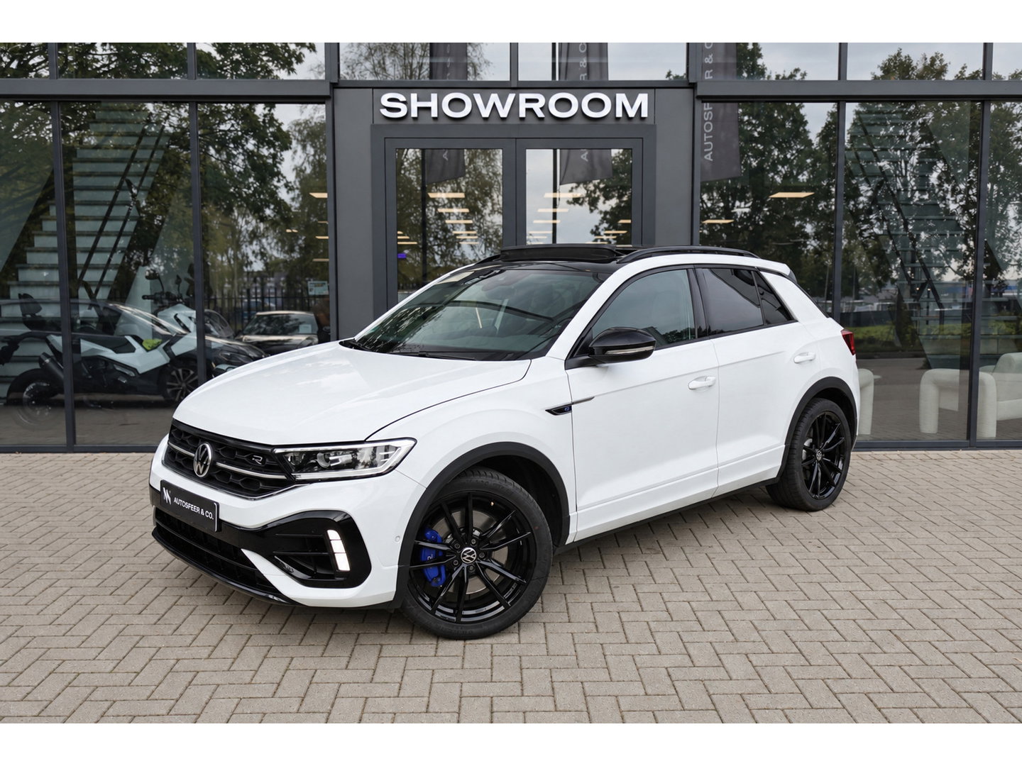 Volkswagen T-Roc 2.0 TSI 4Motion R AKRAPOVIC PANO KEYLESS VOL