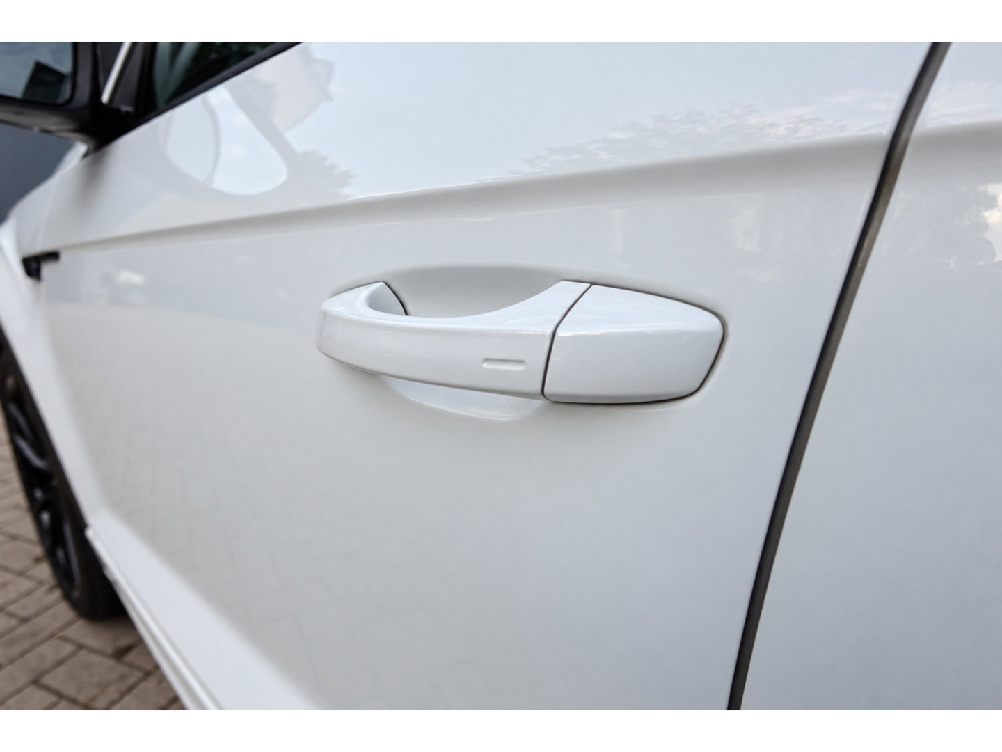 Volkswagen T-Roc 2.0 TSI 4Motion R AKRAPOVIC PANO KEYLESS VOL