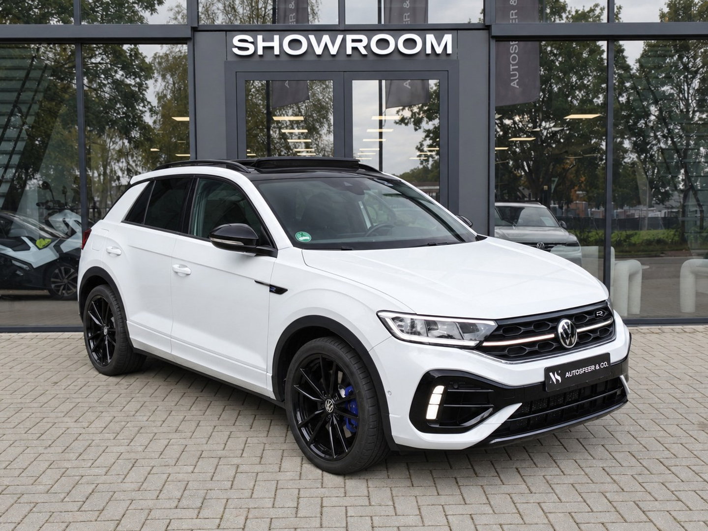 Volkswagen T-Roc 2.0 TSI 4Motion R AKRAPOVIC PANO KEYLESS VOL