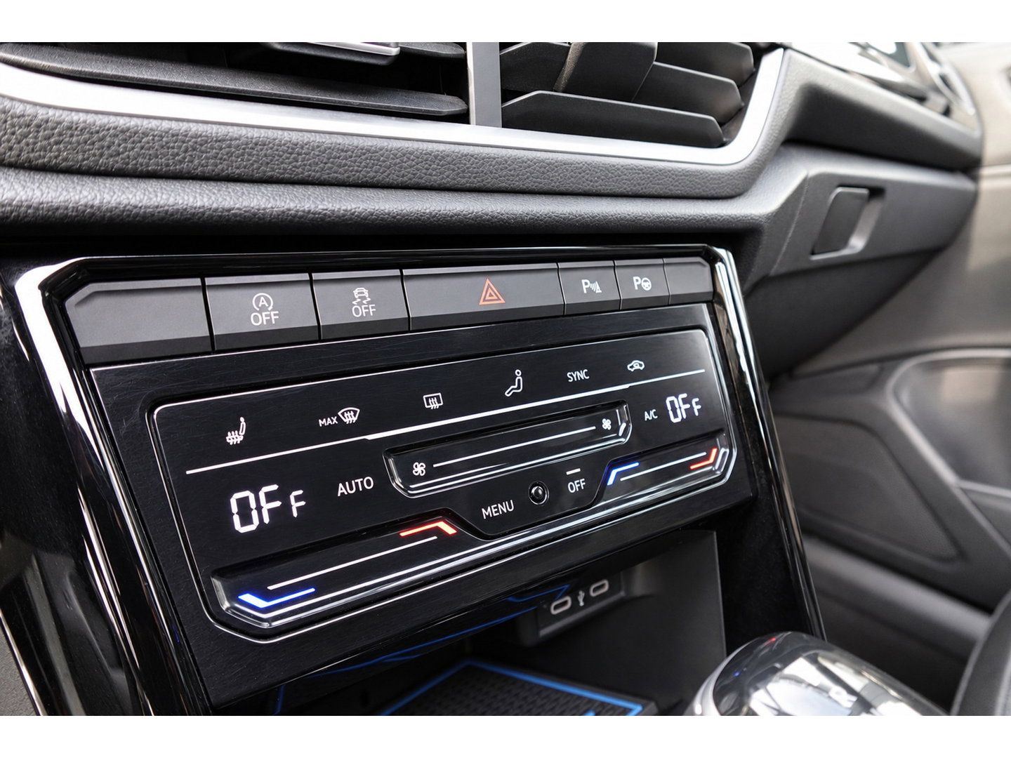 Volkswagen T-Roc 2.0 TSI 4Motion R AKRAPOVIC PANO KEYLESS VOL