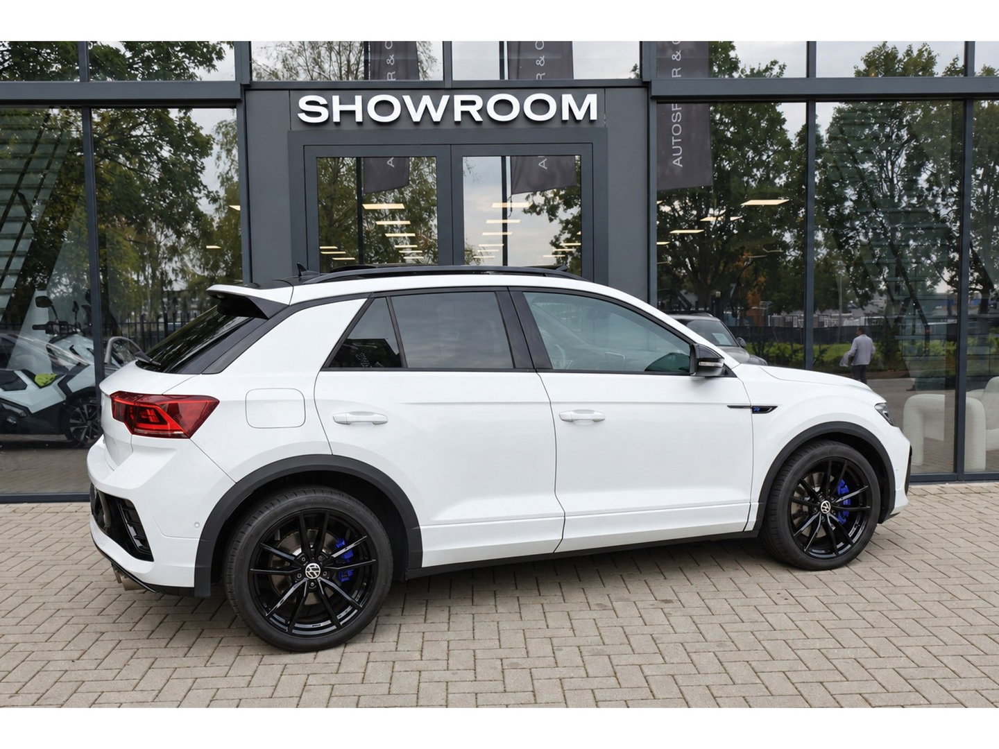 Volkswagen T-Roc 2.0 TSI 4Motion R AKRAPOVIC PANO KEYLESS VOL