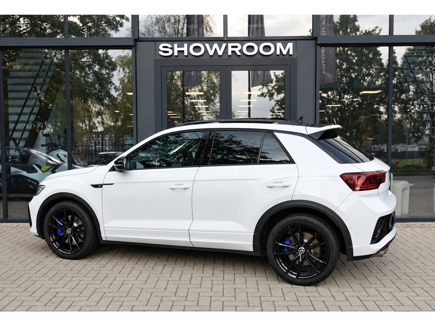 Volkswagen T-Roc 2.0 TSI 4Motion R AKRAPOVIC PANO KEYLESS VOL