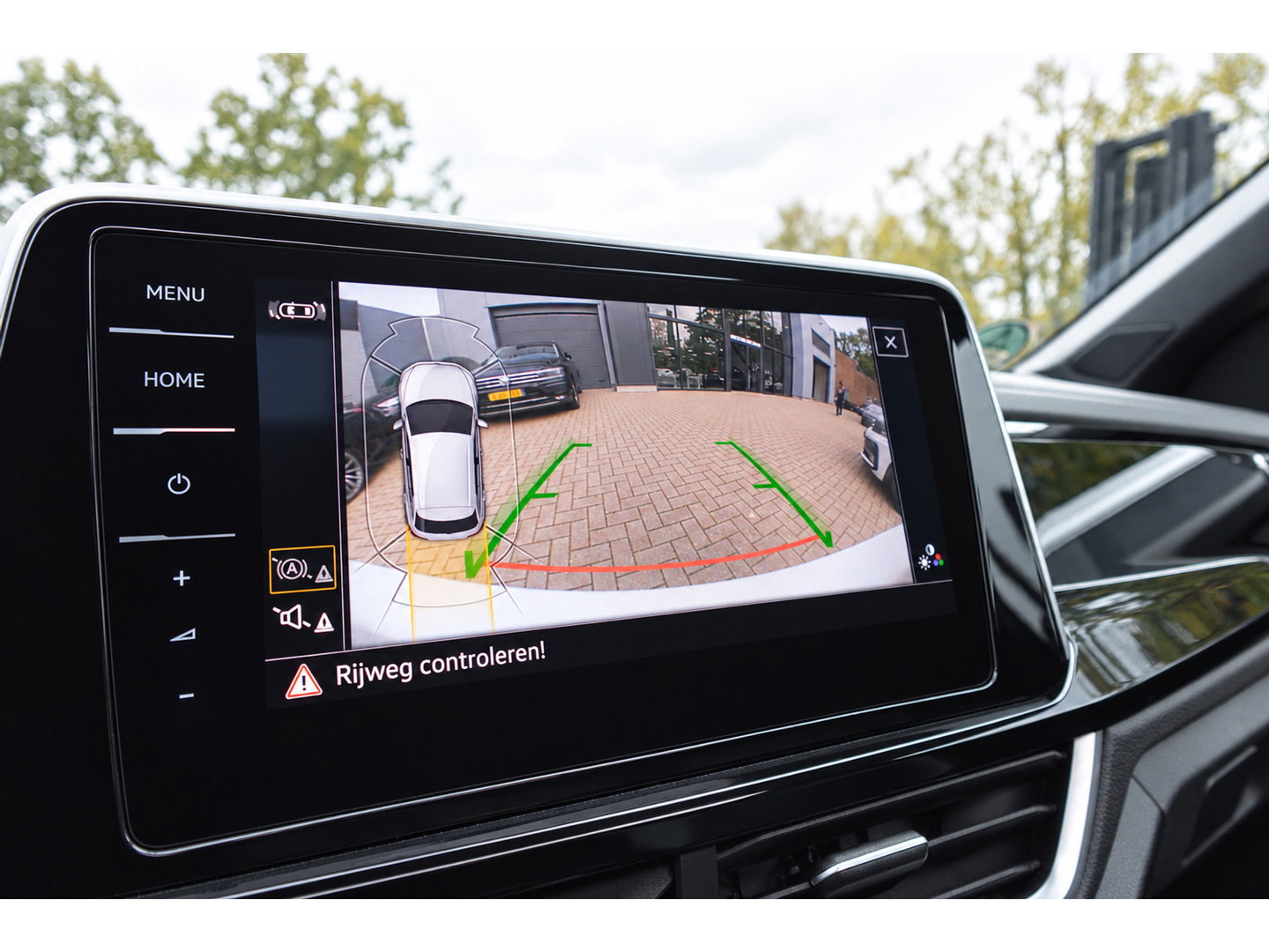 Volkswagen T-Roc 2.0 TSI 4Motion R AKRAPOVIC PANO KEYLESS VOL