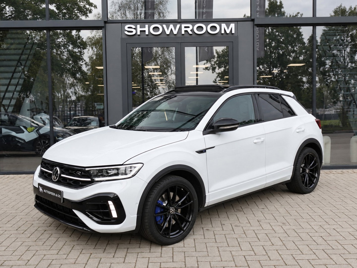 Volkswagen T-Roc 2.0 TSI 4Motion R AKRAPOVIC PANO KEYLESS VOL