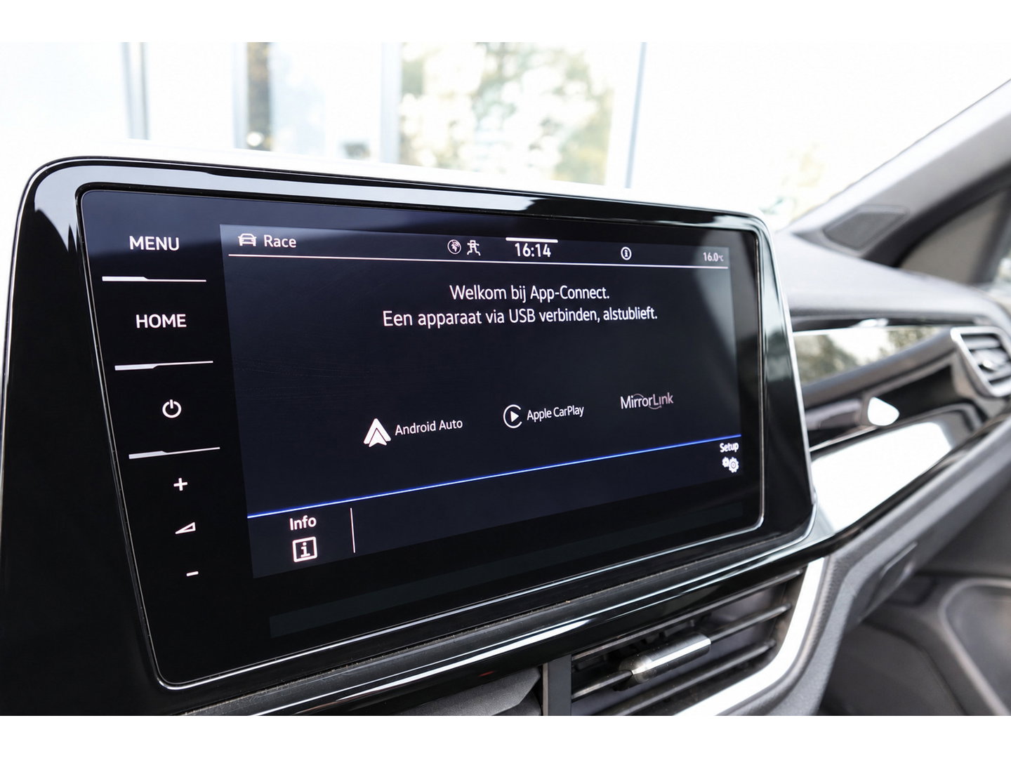 Volkswagen T-Roc 2.0 TSI 4Motion R AKRAPOVIC PANO KEYLESS VOL
