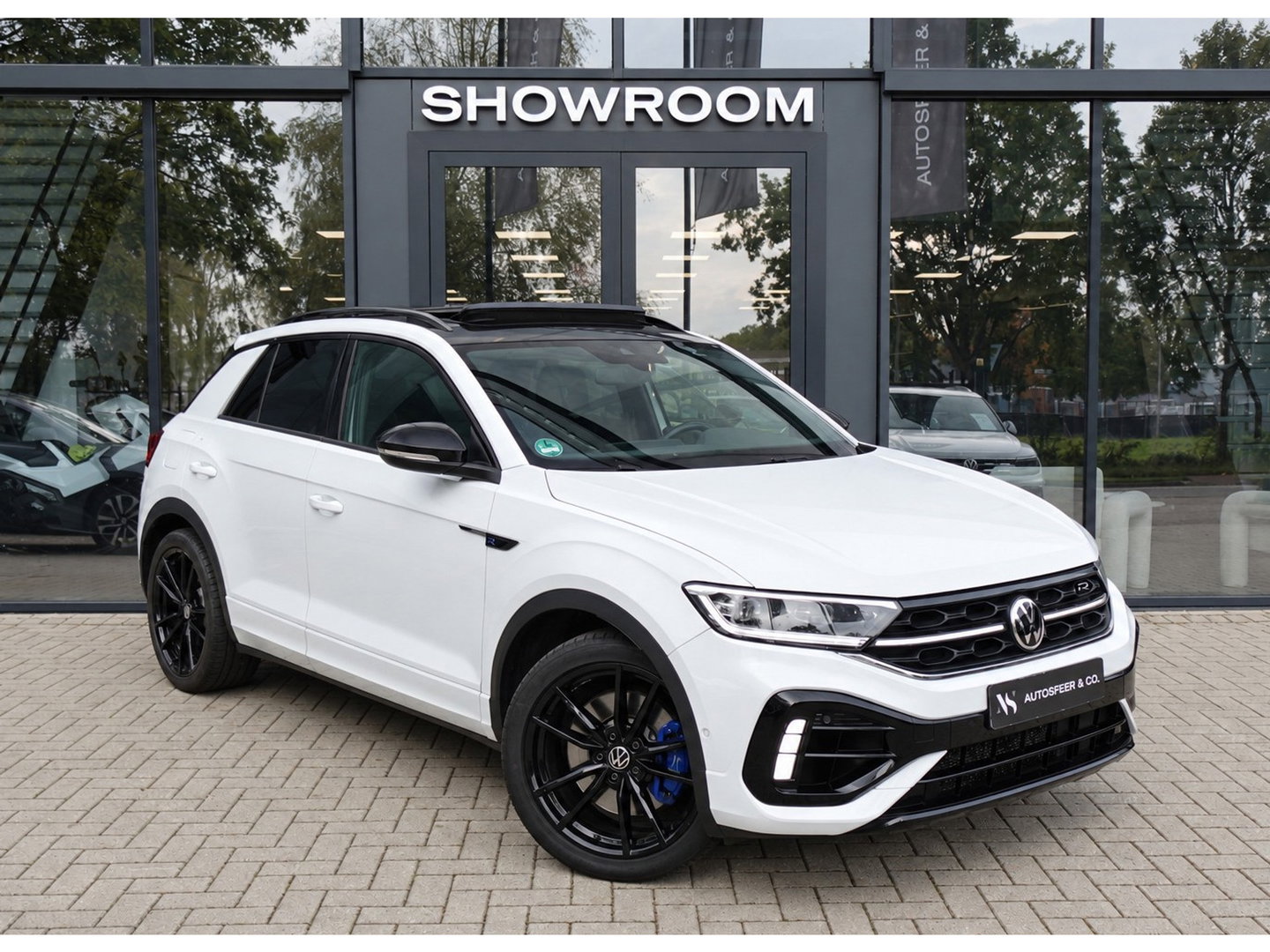 Volkswagen T-Roc 2.0 TSI 4Motion R AKRAPOVIC PANO KEYLESS VOL