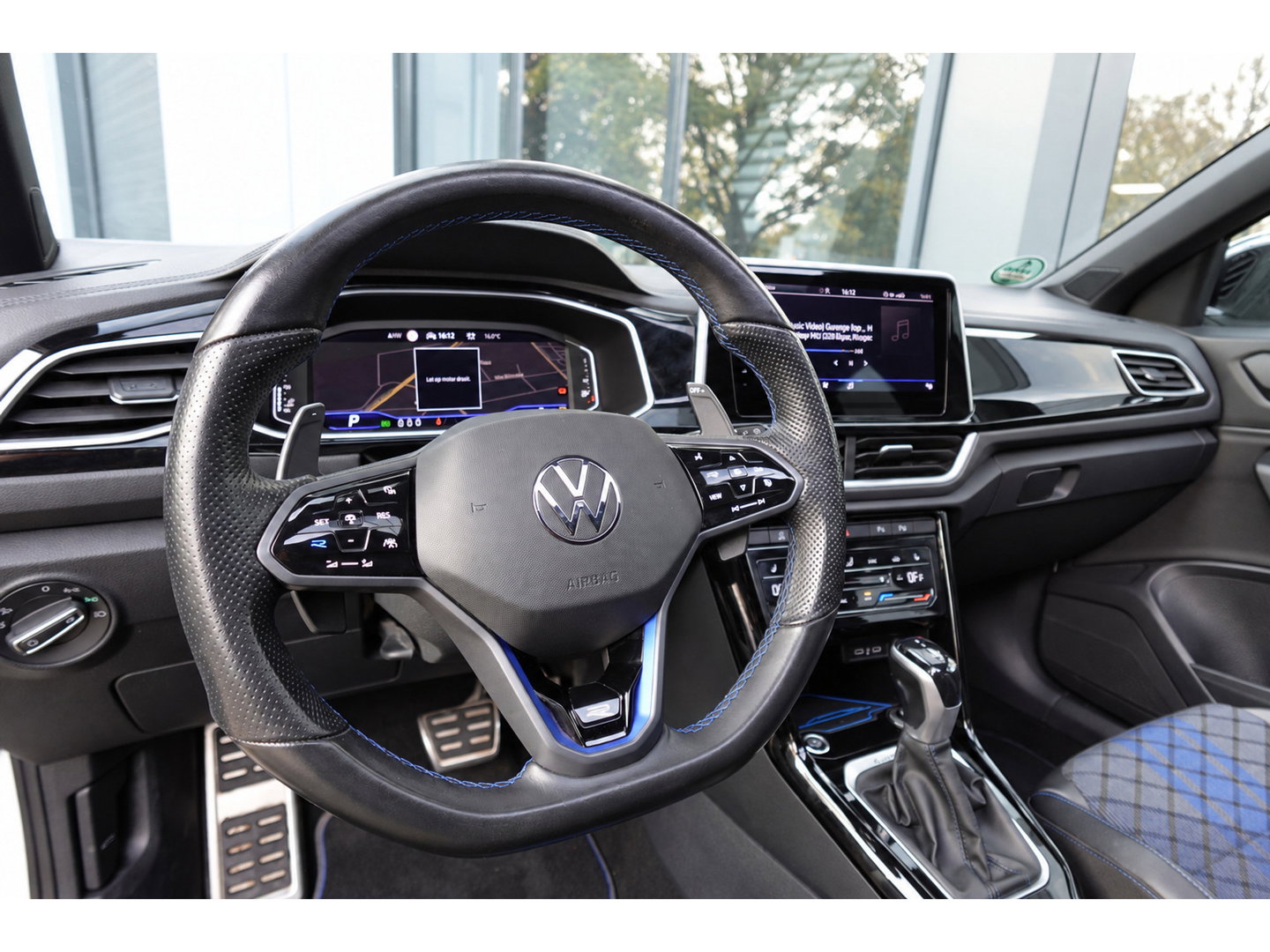 Volkswagen T-Roc 2.0 TSI 4Motion R AKRAPOVIC PANO KEYLESS VOL